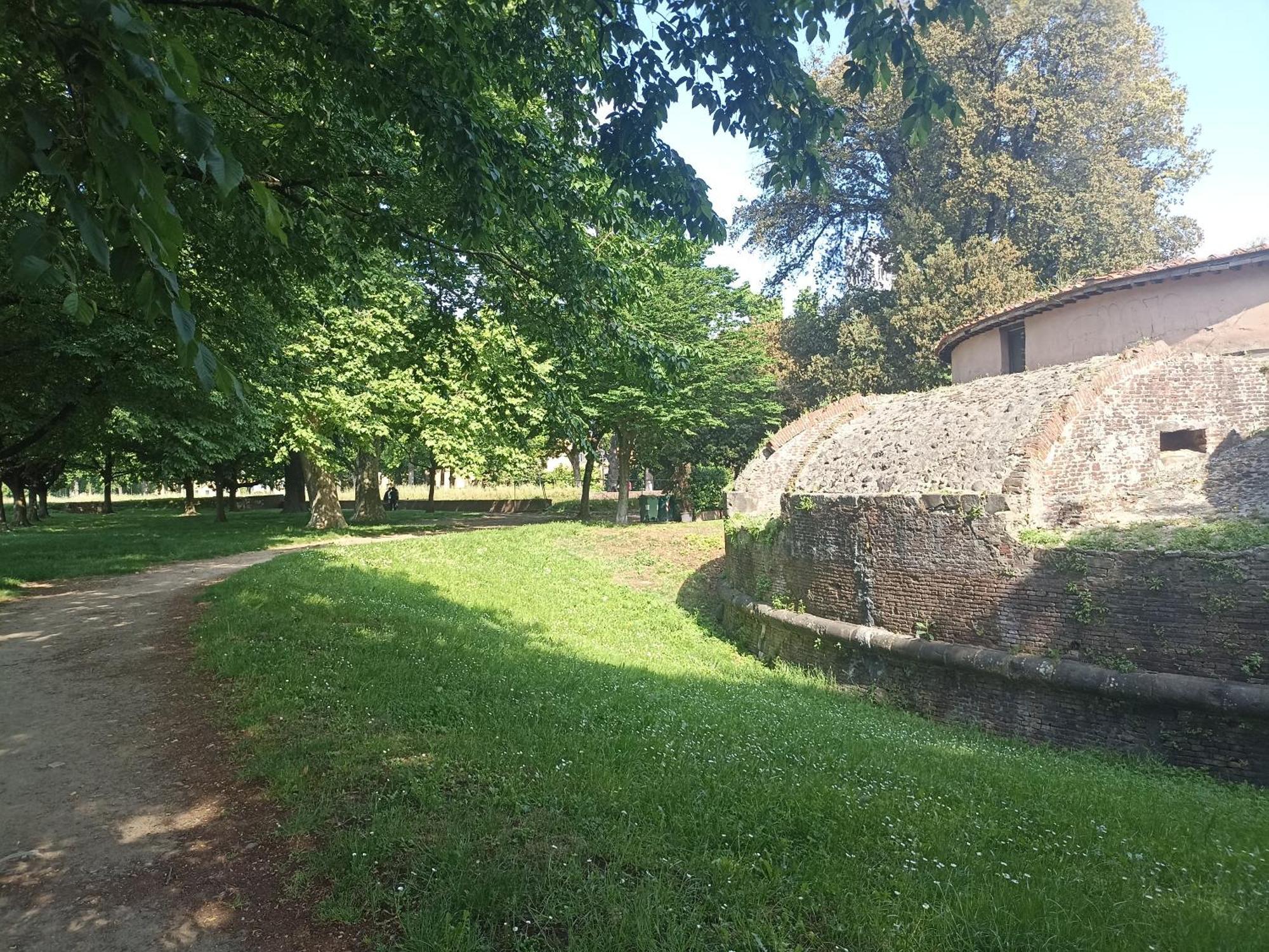 Gem In The City Center Of Lucca With Air Conditioning - Exclusive Ground Floor House Inside The Walls Close To Botanical Garden And Piazza San Martino Βίλα Εξωτερικό φωτογραφία