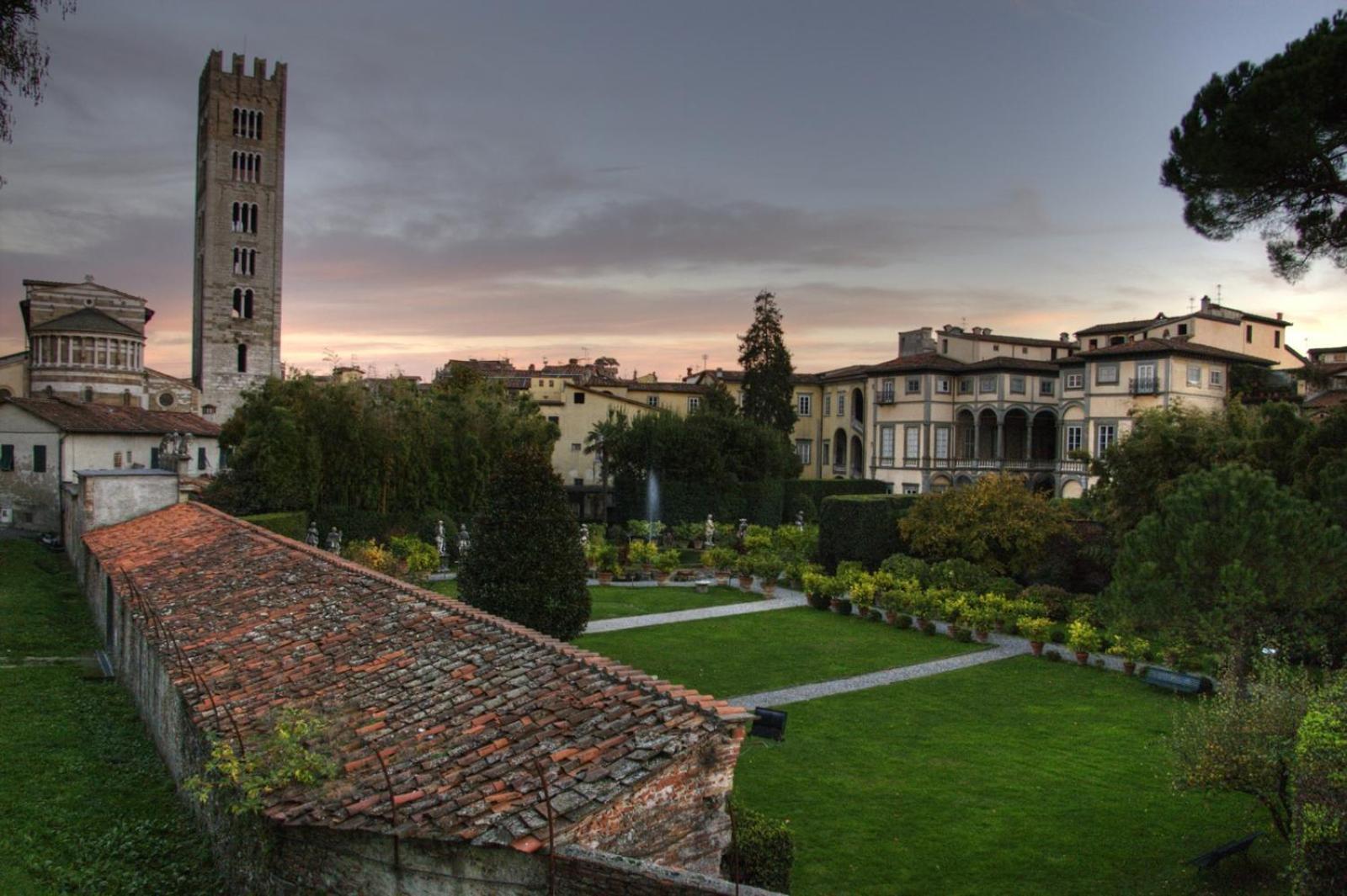 Gem In The City Center Of Lucca With Air Conditioning - Exclusive Ground Floor House Inside The Walls Close To Botanical Garden And Piazza San Martino Βίλα Εξωτερικό φωτογραφία